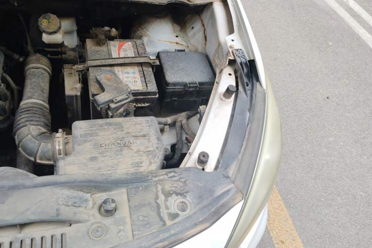 Used CHANGAN OSHAN A800 2017 1.6L Manual Comfort Model Engine Bay Left