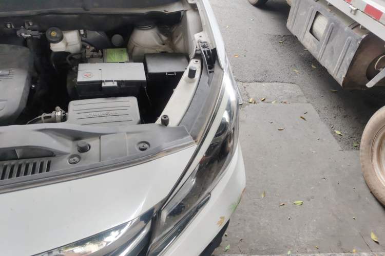 Used CHANGAN OSHAN A800 2017 1.5T Automatic Luxury Model Engine Bay Left