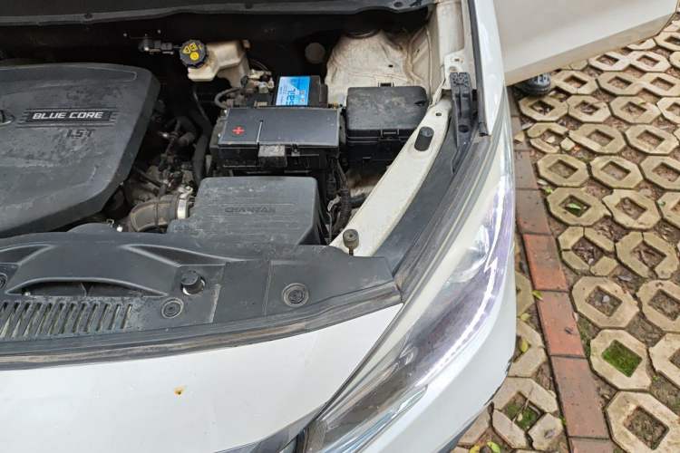 Used CHANGAN OSHAN A800 2017 1.5T Automatic ZhiZun Model Engine Bay Left