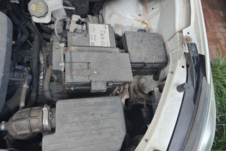 Used CHANGAN OSHAN A800 2017 1.5T Automatic Luxury Model Engine Bay Left