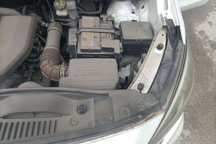 Used CHANGAN OSHAN A800 2017 1.6L Manual Comfort Model Engine Bay Left