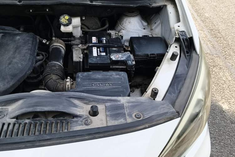 Used CHANGAN OSHAN A800 2017 1.6L Manual Luxury Model Engine Bay Left