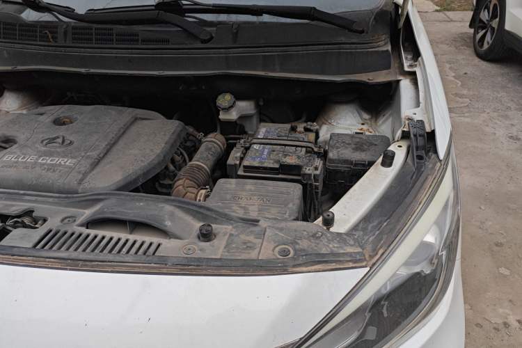 Used CHANGAN OSHAN A800 2017 1.6L Manual Comfort Model Engine Bay Left
