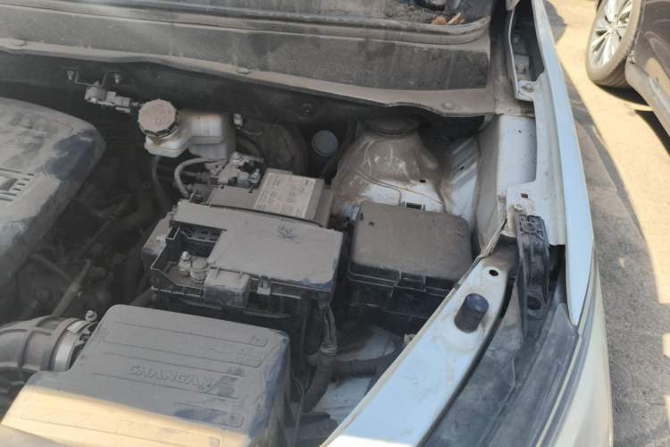 Used CHANGAN OSHAN A800 2017 1.5T Automatic ZhiZun Model Engine Bay Left