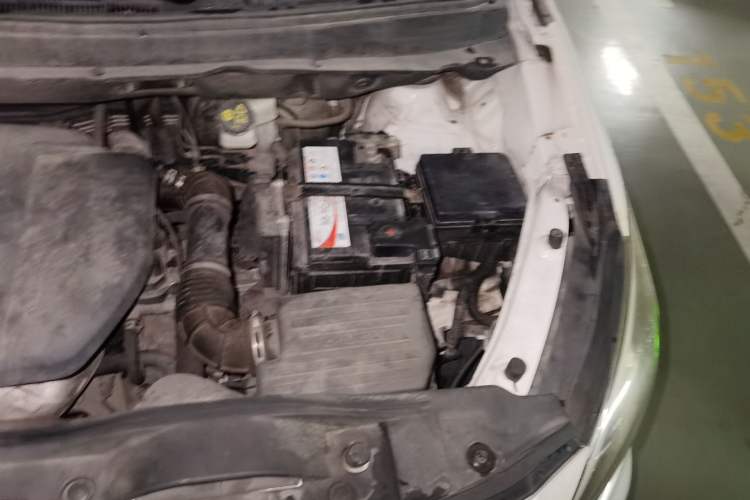 Used CHANGAN OSHAN A800 2017 1.6L Manual Comfort Model Engine Bay Left