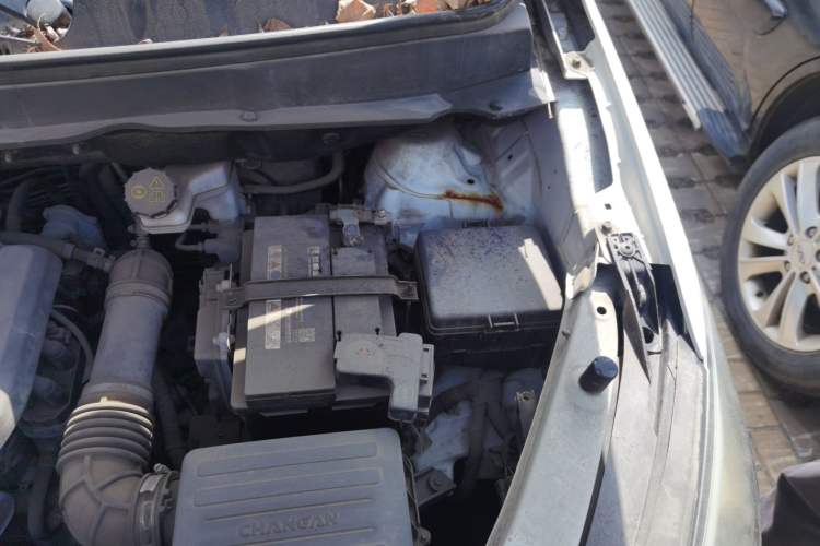 Used CHANGAN OSHAN A800 2017 1.6L Manual Luxury Model Engine Bay Left