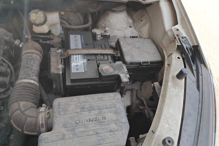 Used CHANGAN OSHAN A800 2017 1.6L Manual Luxury Model Engine Bay Left