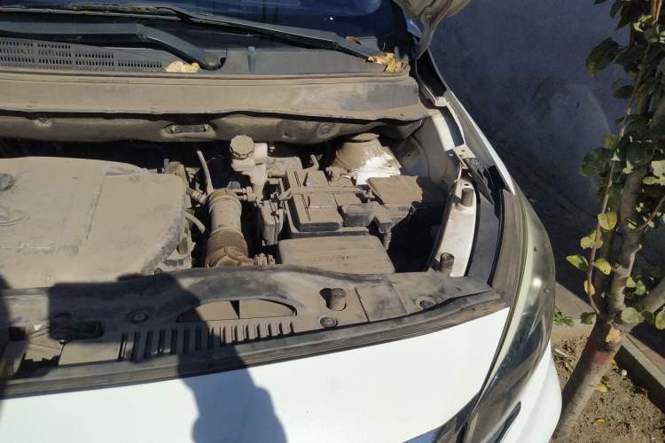 Used CHANGAN OSHAN A800 2017 1.6L Manual Luxury Model Engine Bay Left