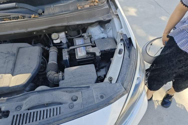 Used CHANGAN OSHAN A800 2017 1.6L Manual Comfort Model Engine Bay Left