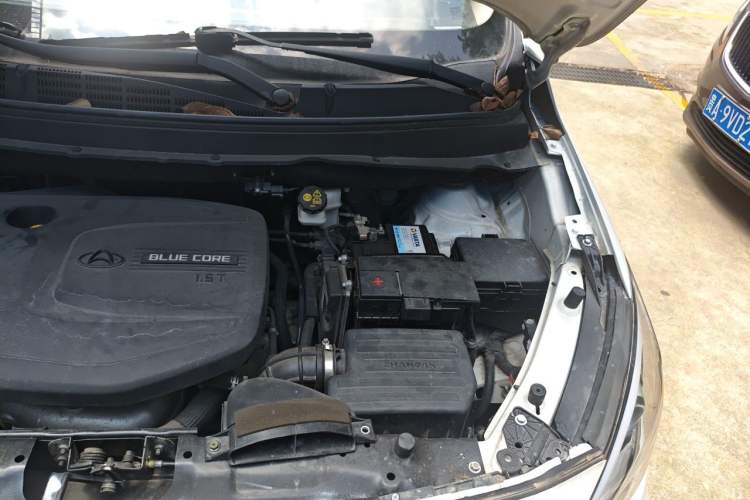 Used CHANGAN OSHAN A800 2017 1.5T Automatic ZhiZun Model Engine Bay Left