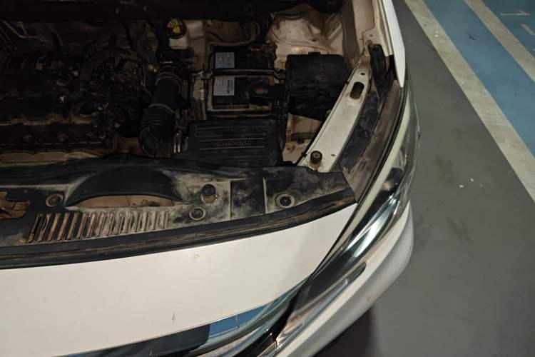 Used CHANGAN OSHAN A800 2017 1.6L Manual Comfort Model Engine Bay Left