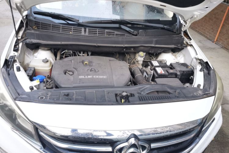 Used CHANGAN OSHAN A800 2017 1.6L Manual Luxury Model Engine Bay