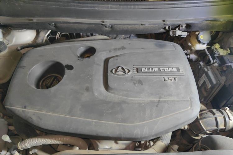 Used CHANGAN OSHAN A800 2017 1.5T Automatic ZhiZun Model Engine Bay
