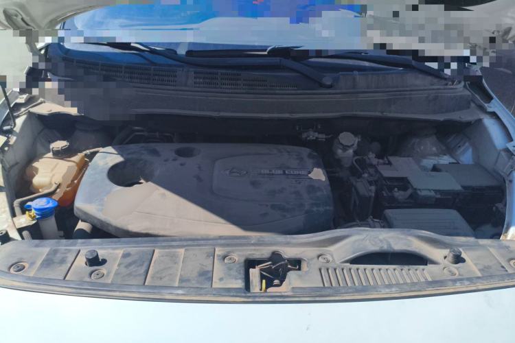 Used CHANGAN OSHAN A800 2017 1.5T Automatic ZhiZun Model Engine Bay