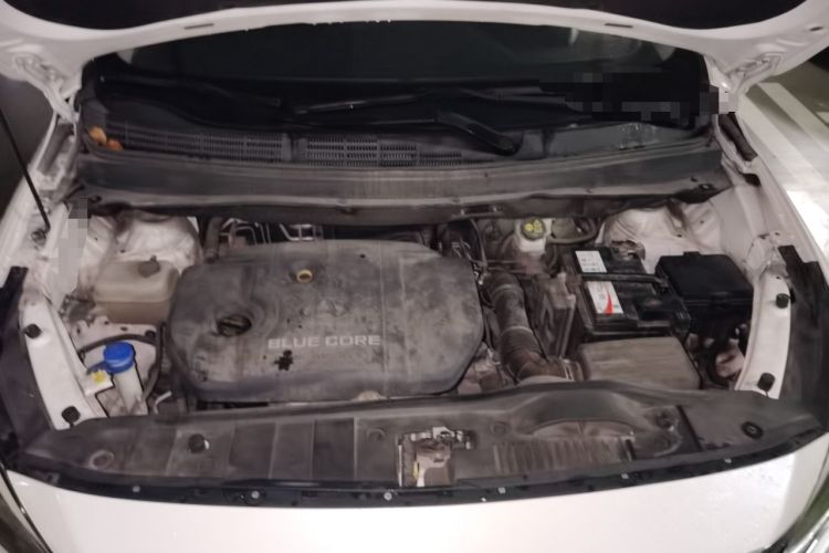 Used CHANGAN OSHAN A800 2017 1.6L Manual Comfort Model Engine Bay
