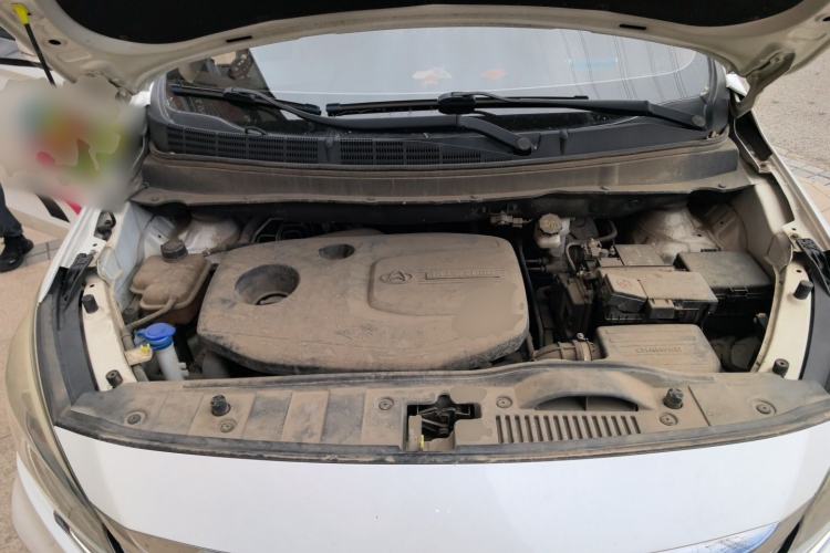 Used CHANGAN OSHAN A800 2017 1.5T Manual Elite Version Engine Bay