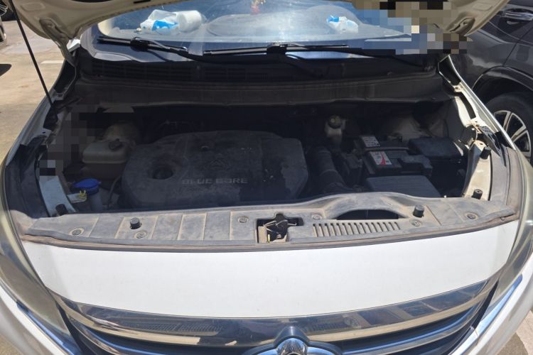 Used CHANGAN OSHAN A800 2017 1.6L Manual Comfort Model Engine Bay