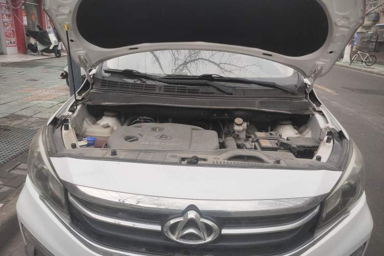 Used CHANGAN OSHAN A800 2017 1.6L Manual Comfort Model Engine Bay
