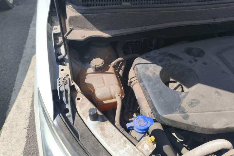 Used CHANGAN OSHAN A800 2017 1.5T Automatic ZhiZun Model Engine Bay Right