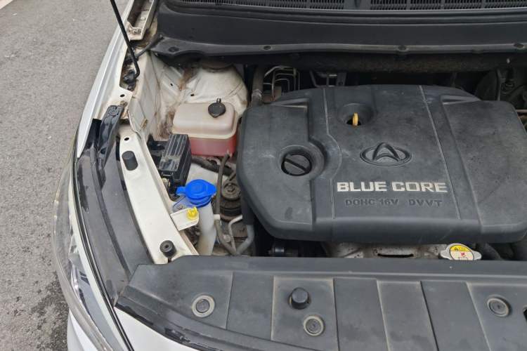 Used CHANGAN OSHAN A800 2017 1.6L Manual Luxury Model Engine Bay Right