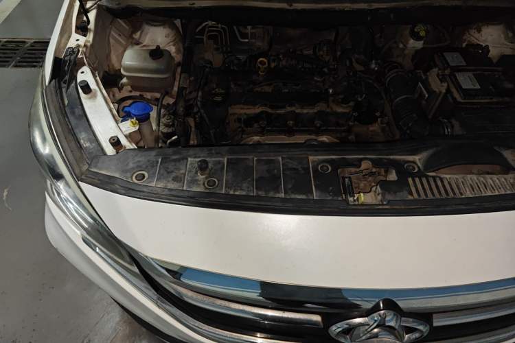 Used CHANGAN OSHAN A800 2017 1.6L Manual Comfort Model Engine Bay Right