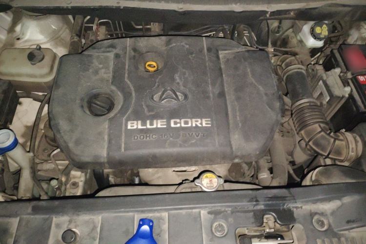 Used CHANGAN OSHAN A800 2017 1.6L Manual Luxury Model Engine Bay