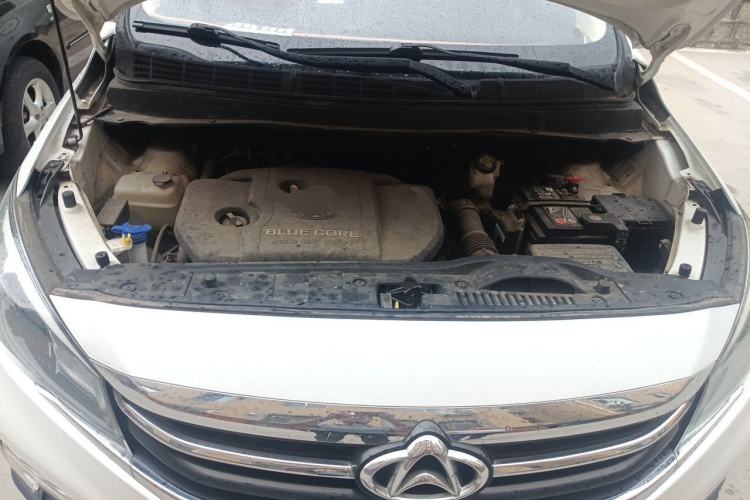 Used CHANGAN OSHAN A800 2017 1.6L Manual Luxury Model Engine Bay