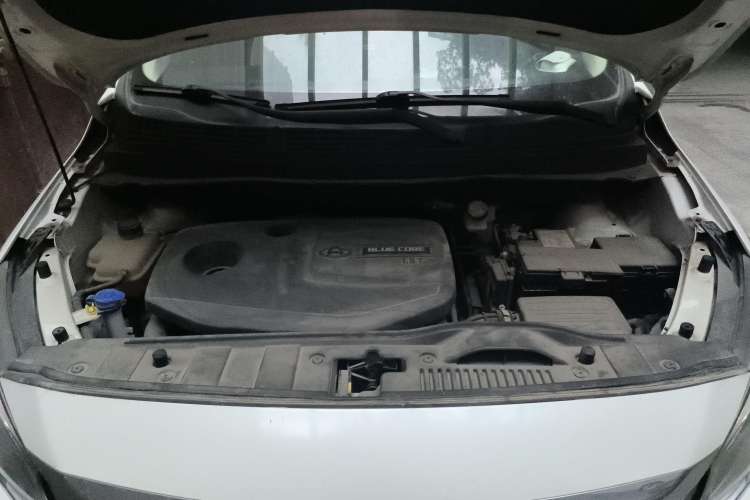 Used CHANGAN OSHAN A800 2017 1.5T Automatic ZhiZun Model Engine Bay
