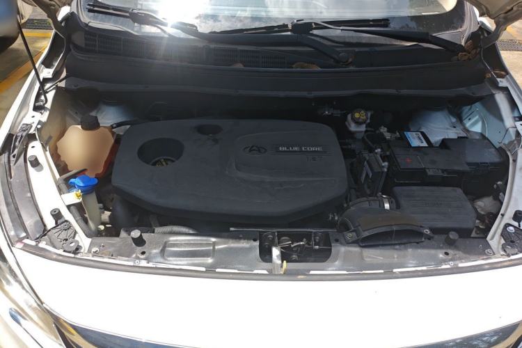 Used CHANGAN OSHAN A800 2017 1.5T Automatic ZhiZun Model Engine Bay