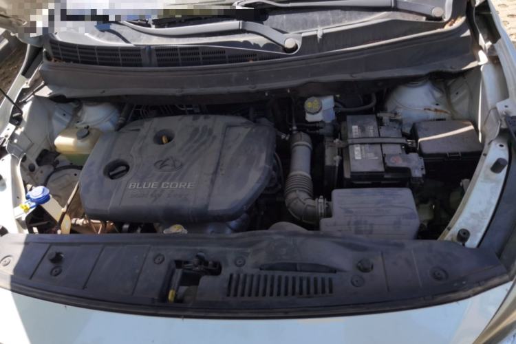 Used CHANGAN OSHAN A800 2017 1.6L Manual Comfort Model Engine Bay