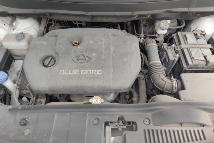 Used CHANGAN OSHAN A800 2017 1.6L Manual Luxury Model Engine Bay