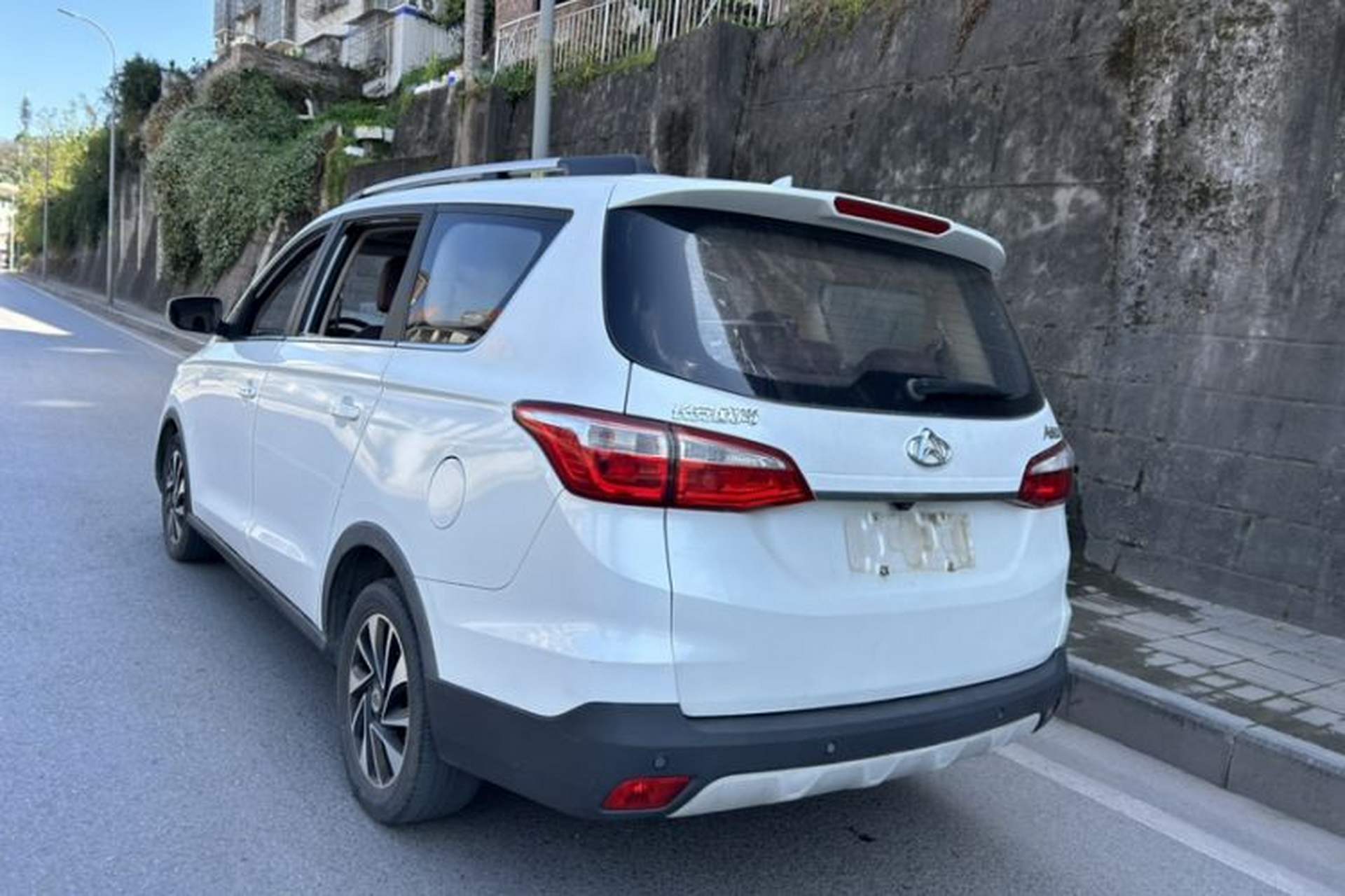 Used CHANGAN OSHAN A800 2017 1.6L Manual Smart Edition Exterior 1