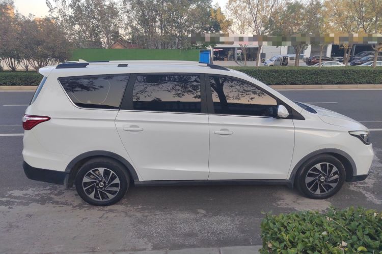 Used CHANGAN OSHAN A800 2017 1.5T Manual Luxury Model Exterior 2