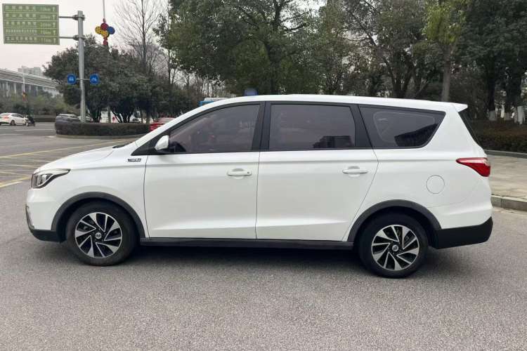 Used CHANGAN OSHAN A800 2017 1.5T Automatic Comfort Model Exterior 3