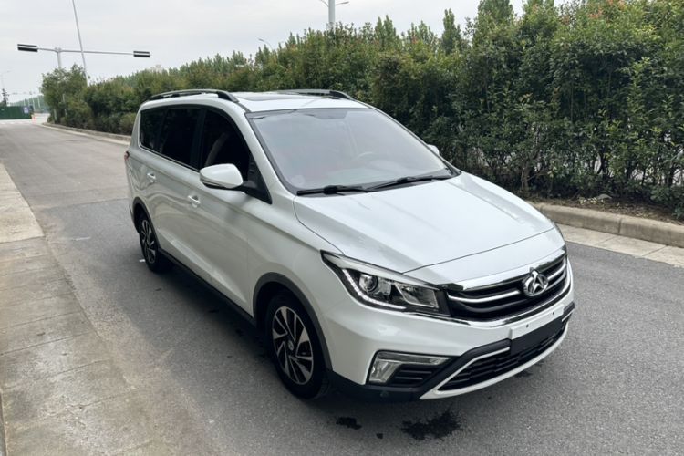 Used CHANGAN OSHAN A800 2017 1.5T Manual Luxury Model Exterior 3
