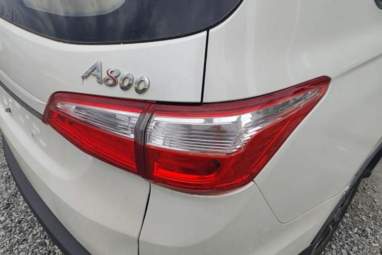 Used CHANGAN OSHAN A800 2017 1.6L Manual Comfort Model Exterior 3