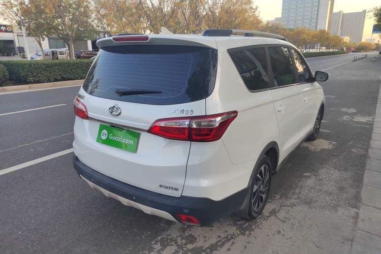 Used CHANGAN OSHAN A800 2017 1.5T Manual Luxury Model Exterior 3