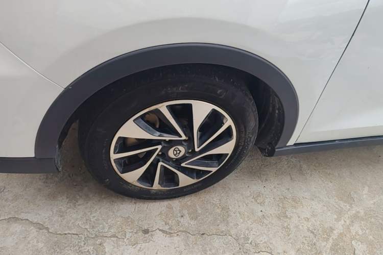 Used CHANGAN OSHAN A800 2017 1.6L Manual Comfort Model Exterior 4