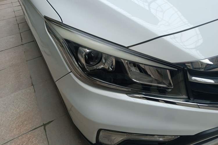 Used CHANGAN OSHAN A800 2017 1.6L Manual Comfort Model Exterior 6