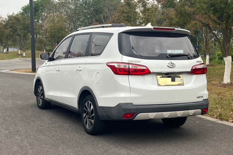 Used CHANGAN OSHAN A800 2017 1.5T Manual Luxury Model Exterior 6