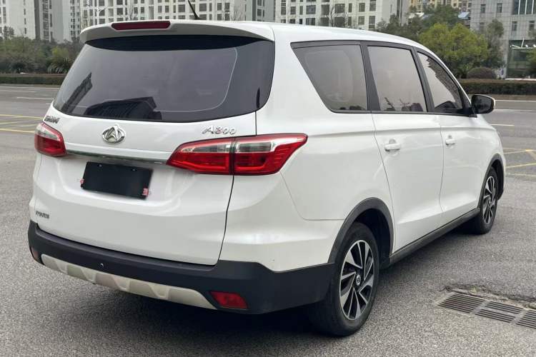 Used CHANGAN OSHAN A800 2017 1.5T Automatic Comfort Model Exterior 6