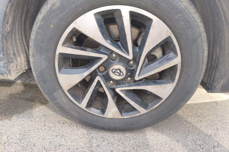 Used CHANGAN OSHAN A800 2017 1.6L Manual Comfort Model Exterior 7