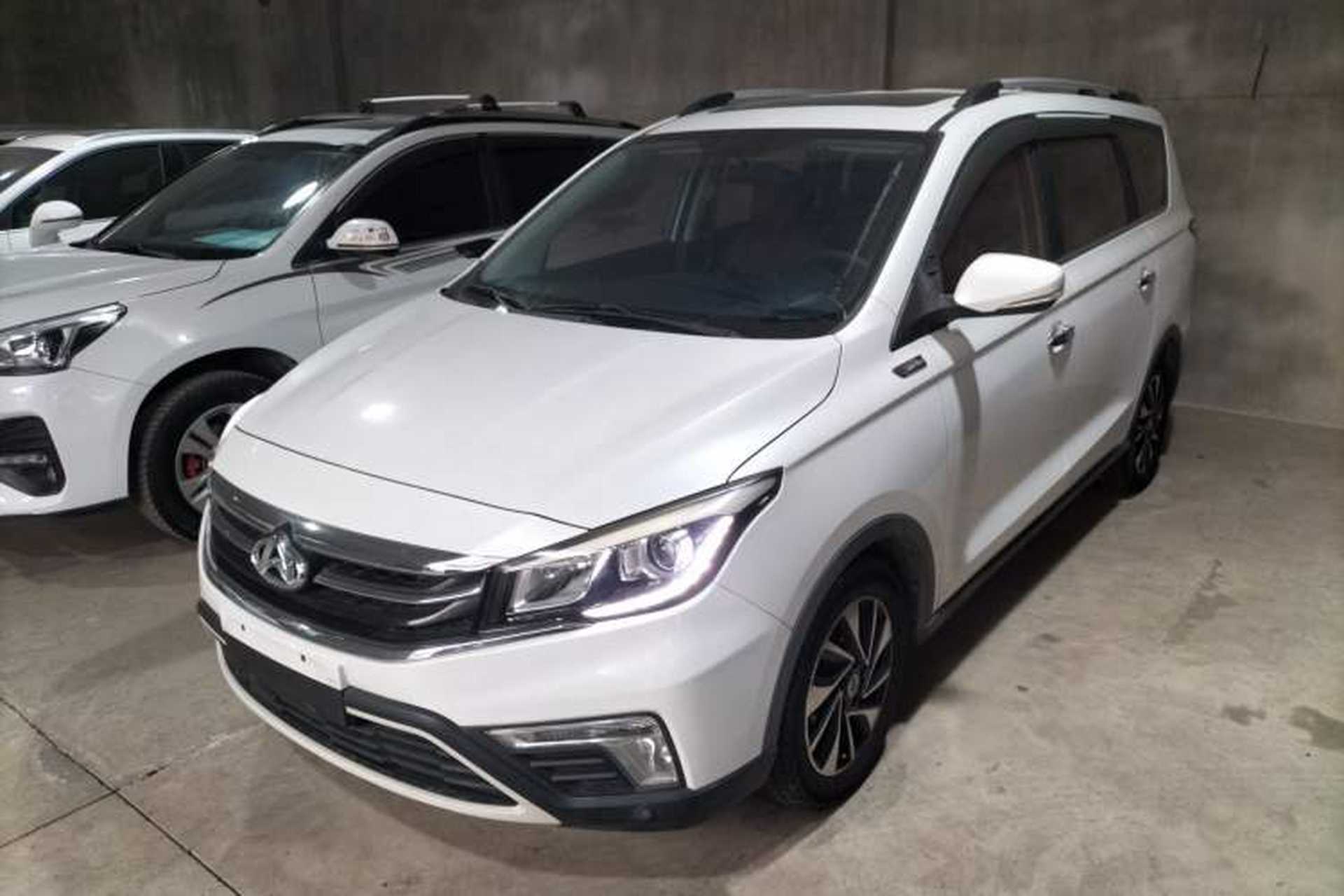 Used CHANGAN OSHAN A800 2017 1.5T Manual Luxury Model Front Left 45 Deg