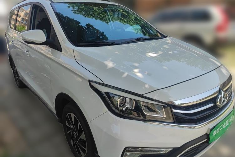 Used CHANGAN OSHAN A800 2017 1.5T Manual Luxury Model Front Right 45 Deg