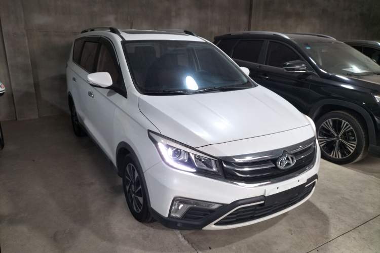 Used CHANGAN OSHAN A800 2017 1.5T Manual Luxury Model Front Right 45 Deg