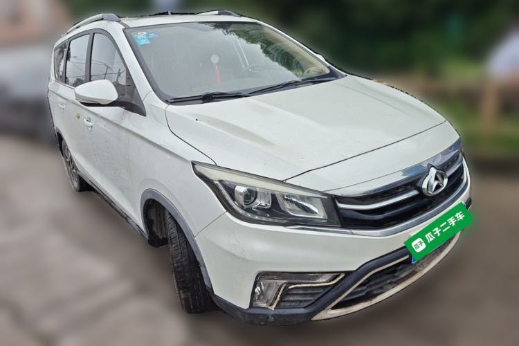 Used CHANGAN OSHAN A800 2017 1.6L Manual Luxury Model Front Right 45 Deg