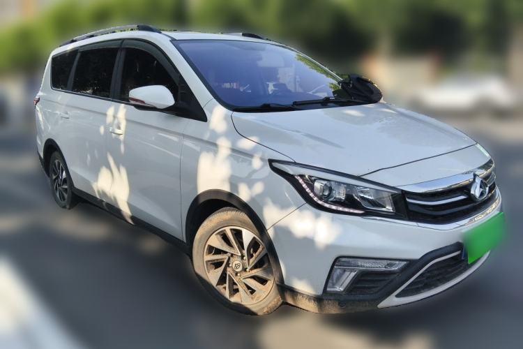 Used CHANGAN OSHAN A800 2017 1.5T Manual Luxury Model Front Right 45 Deg