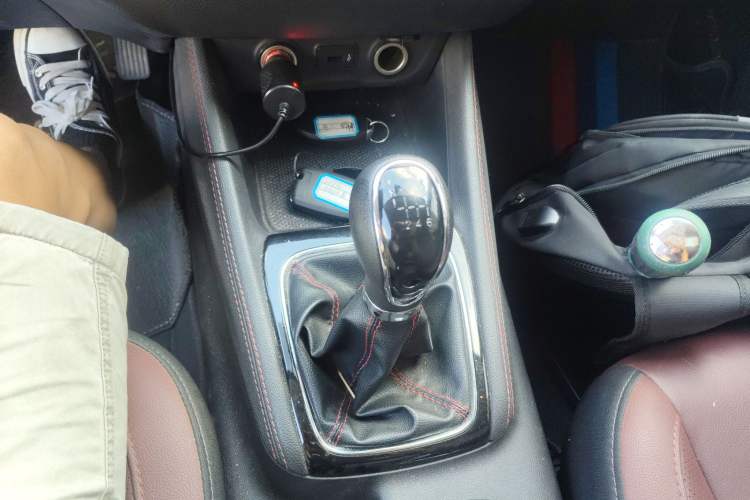 Used CHANGAN OSHAN A800 2017 1.5T Manual Luxury Model Gear Lever
