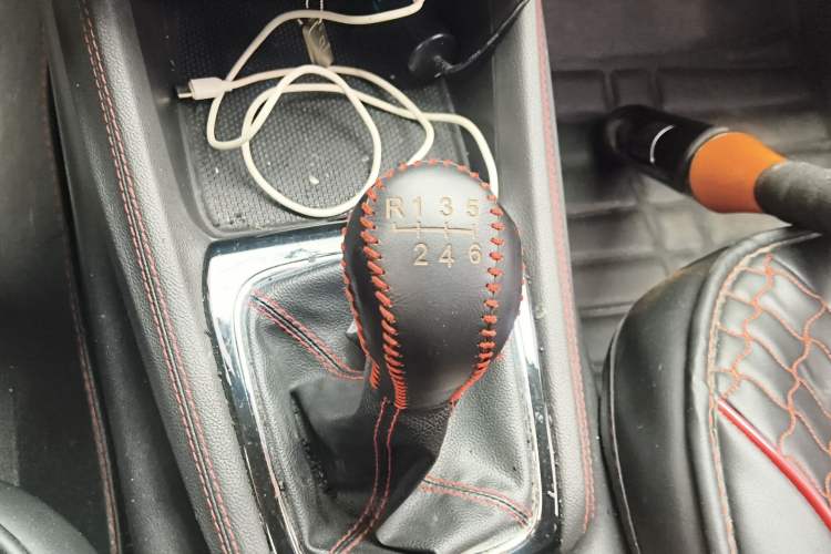 Used CHANGAN OSHAN A800 2017 1.5T Manual Elite Version Gear Lever