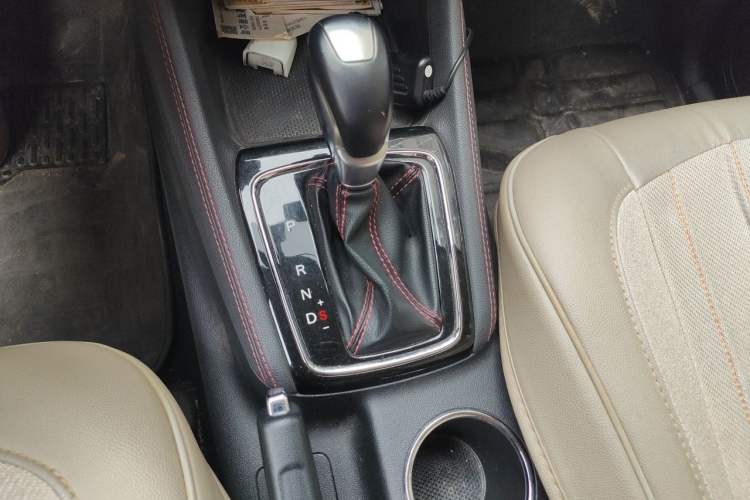 Used CHANGAN OSHAN A800 2017 1.5T Automatic Comfort Model Gear Lever